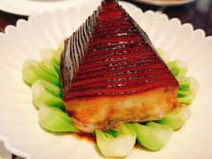 金牌扣肉配玉米饼-杭州西子湖四季酒店·金沙厅