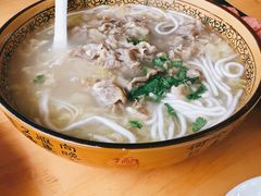 酸汤肥牛-凯思大酒店