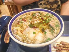 -云阿蛮云南生烫牛肉米线(奉贤路店)