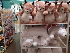 -名创优品(机场路百信广场店)