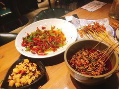 临界钵钵鸡-临界音乐酒馆·小龙虾·江湖菜(华熙LIVE·鱼洞店)