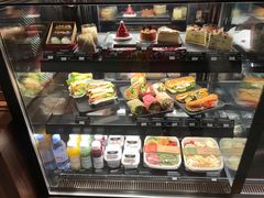面包甜点陈列柜-星巴克(深圳欢乐颂店)