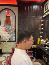 -东方先生国潮男士理发馆