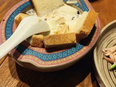 -云海肴·汽锅鸡·云南菜(天山百盛优客店)