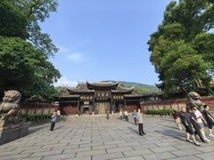 -峨眉山报国寺