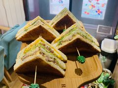 -Rabbit Cafe私房西餐甜点咖啡(栖霞路店)