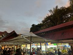 -东海岸人工湖美食村