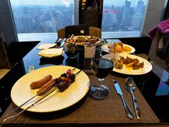 -唐拉雅秀酒店-西锦汇空中BBQ·思创餐厅