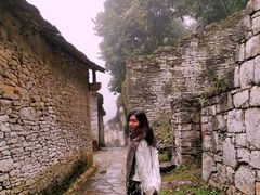 -高荡千年布依古寨旅游景区