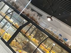 面包甜点陈列柜-红房子西菜馆(淮海中路店)