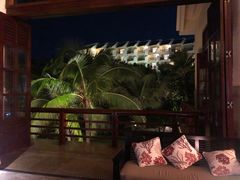 -亚龙湾喜来登·美景台大堂吧