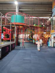 -趣玩空间蹦床乐园(临平旗舰店)