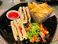 -上海滴水湖皇冠假日酒店