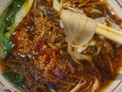 -呷佬·长沙手工米粉(金沙江路店)