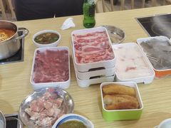 -杨老板·海鲜集市火锅·鲜切牛肉(中防万宝店)