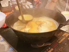 -鲜入围煮花胶鸡海鲜火锅