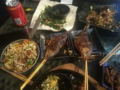 -何师烧烤·香辣蟹·川菜·30年老品牌(太古里旗舰店)