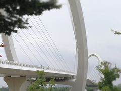-南京眼步行桥