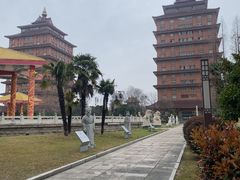 -华西龙希国际大酒店旅游观光景区