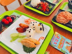 鸡排饭-上海野生动物园老虎餐厅