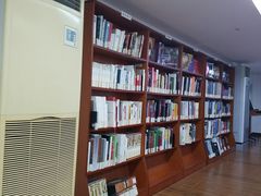 -上海市静安区图书馆(新闸路馆)