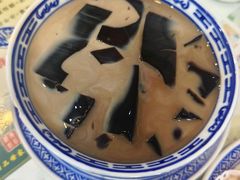 -广信牛奶甜品世家(台东店)