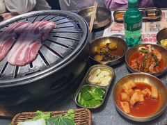 -草家酱蟹炭火烤肉店(珲春南路二店)