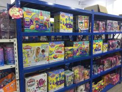 店内环境-逝水玩具折扣店