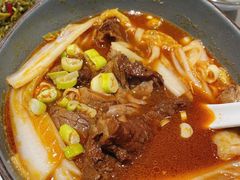 红烧牛肉面-鹿港小镇(金虹桥国际中心店)