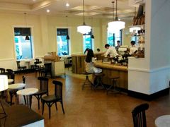 大堂-星巴克臻选(广州沙面店)