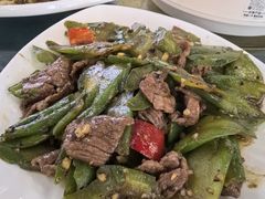 凉瓜炒牛肉-古榕农庄·桑拿簸箕菜·招牌泥焗鸡(清远长隆店)