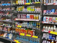 大堂-全家便利店(愚园店)