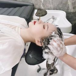 -HAIR HERE造型