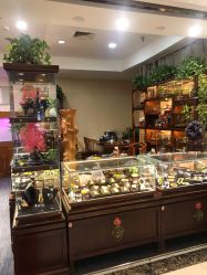 -灵彩珠宝(朗香街店)