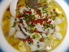 柠檬酸菜鲈鱼-圆圆家私房美食(民权路店)