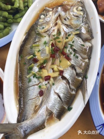 三五好友同游同里古镇，河边的满口福好地方非常干净整洁