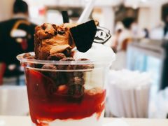 草莓配红丝绒蛋糕-DQ·蛋糕·冰淇淋(合生汇店)