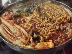 部队锅-MI WU FACTORY米屋美食工厂餐厅(绿地店)