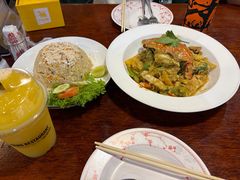 -Dang restaurant (patong phuket)