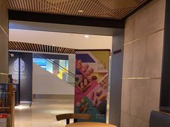 用餐区-星巴克(静安嘉里中心B2店)
