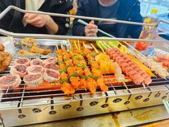 -哈尔滨小酒馆·鲜肉现穿自助烧烤(康新花园店)