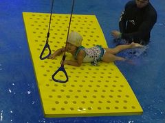 -爱乐游亲子游泳俱乐部