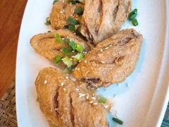 -Chom Cafe and Restaurant