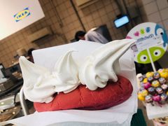 草莓冰激凌热狗-宜家·瑞典风味餐厅(海达南街店)