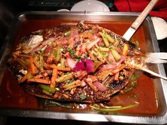 -鸣记脆皮烤鱼·海鲜烤鱼(三八广场店)
