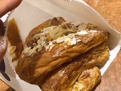 杏仁牛角包-老佛爷饼店