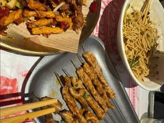 -肥肥虾庄·金牌油焖大虾(汉街SKP店)