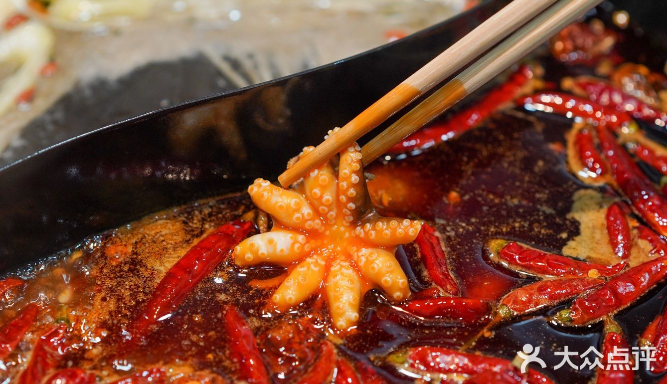 温暖人心和胃的烟火气息老火锅｜樂火锅