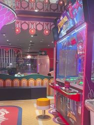 -Qmiss家庭娱乐中心(恒隆广场店)