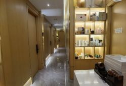 -香港倾城国际·美容美体中心